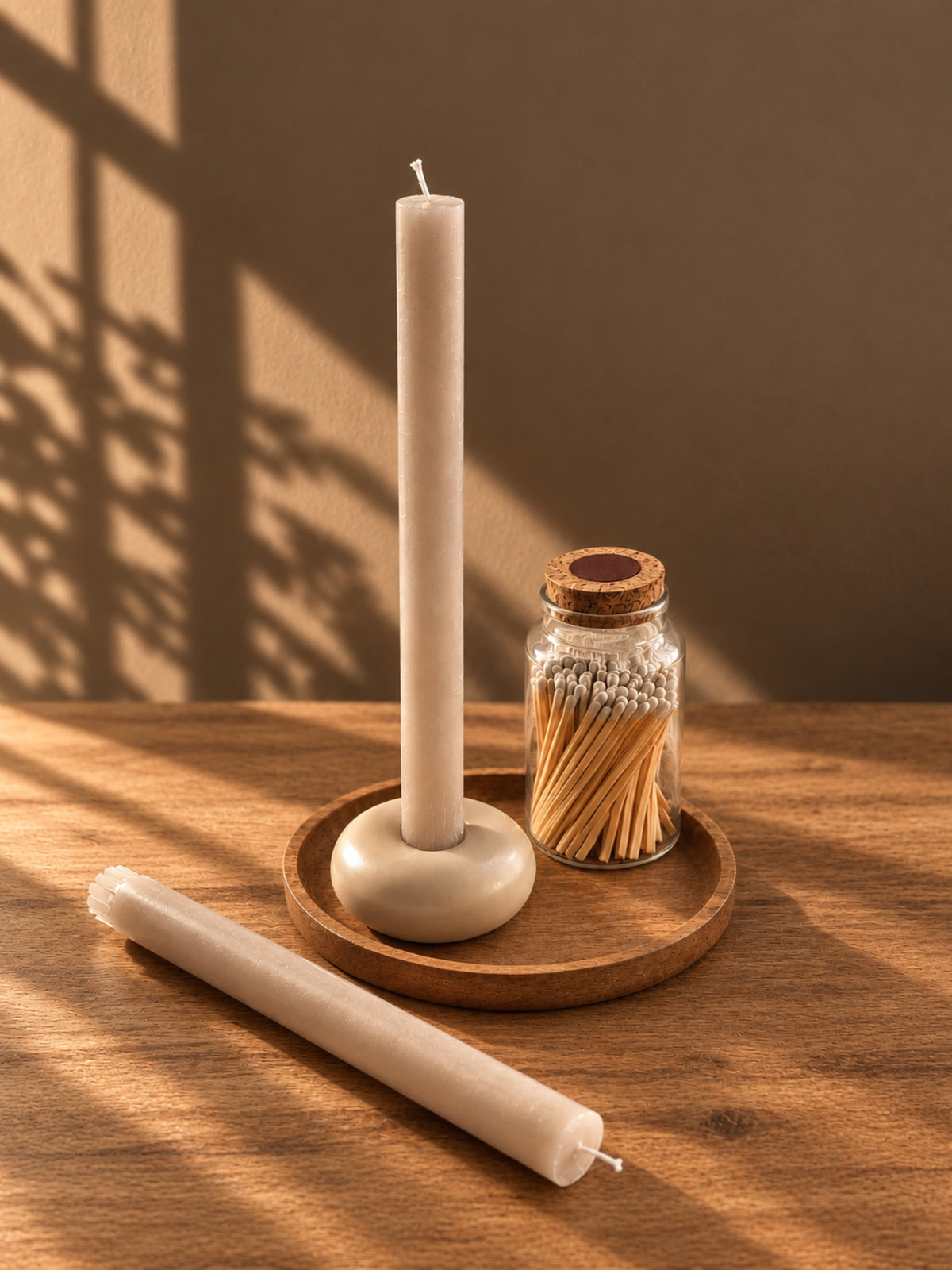 Set "Leise Momente": 2 Stabkerzen, Streichholzglas & Kerzenhalter