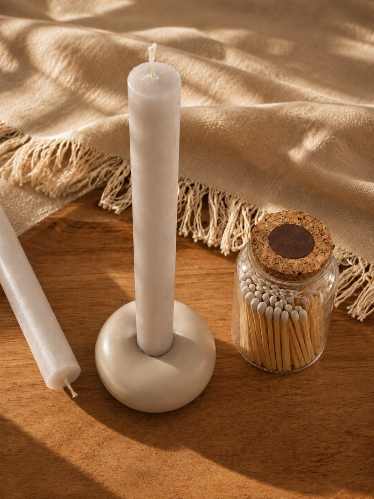 Set "Leise Momente": 2 Stabkerzen, Streichholzglas & Kerzenhalter