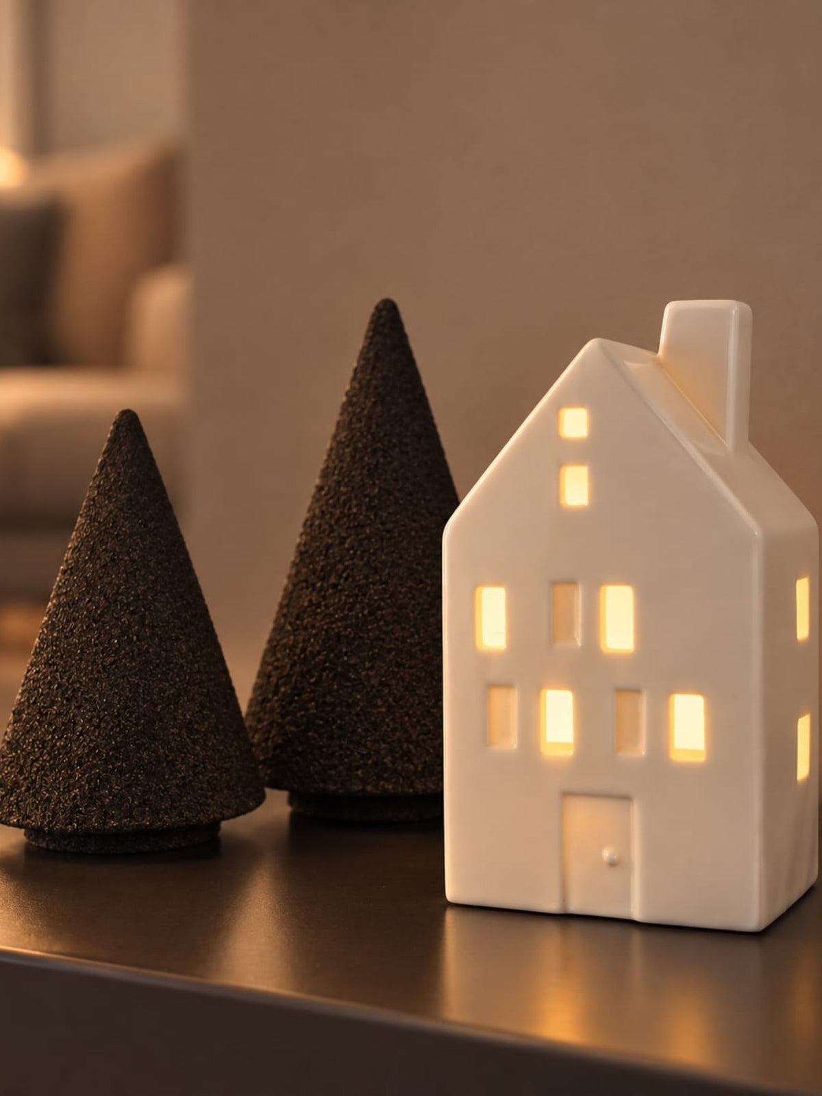 Set Lichtfenster: Keramikhaus mit Licht und zwei Bäume aus Recyclingpapier